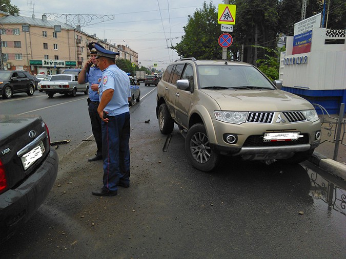 В Ивановской области водитель, попытавшийся скрыться от ГИБДД, совершил ДТП фото 5