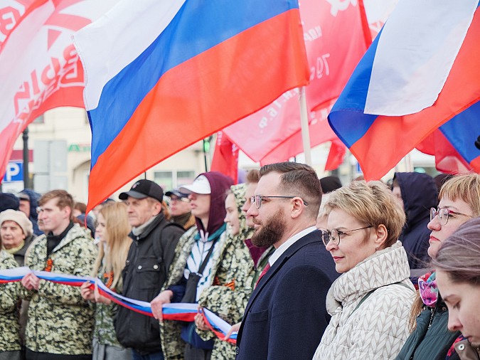 В Иванове 2 тысячи человек вышли на митинг в поддержку российской армии и президента фото 5