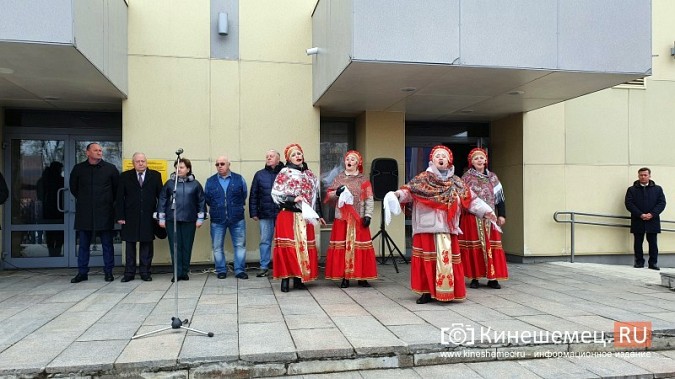 В Кинешме прошла масштабная акция в поддержку российской армии на Украине фото 4
