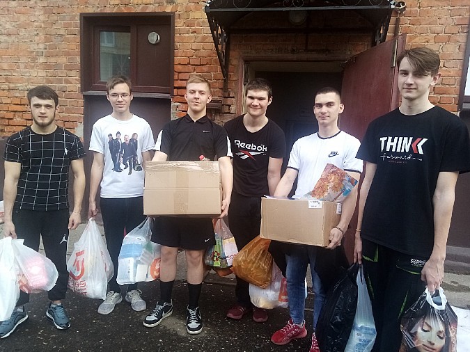 Студенты медколледжа Кинешмы собрали гуманитарную помощь для граждан ДНР и ЛНР фото 3