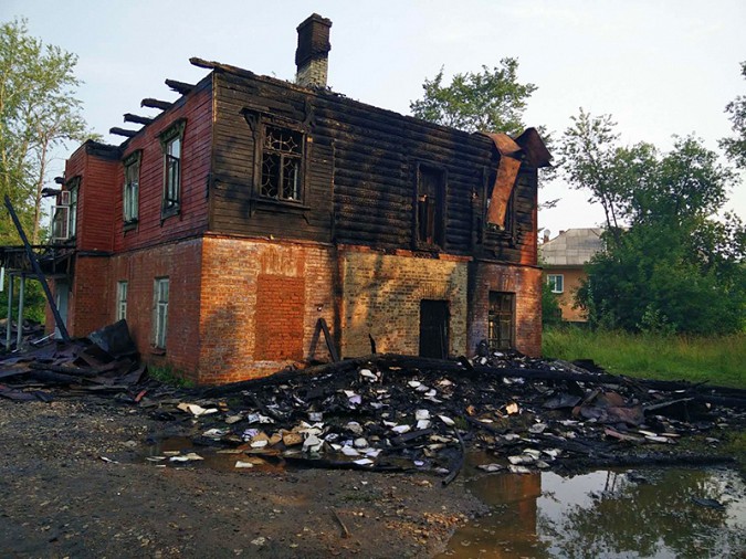 В Вичуге сгорело здание «Росгосстраха» фото 5