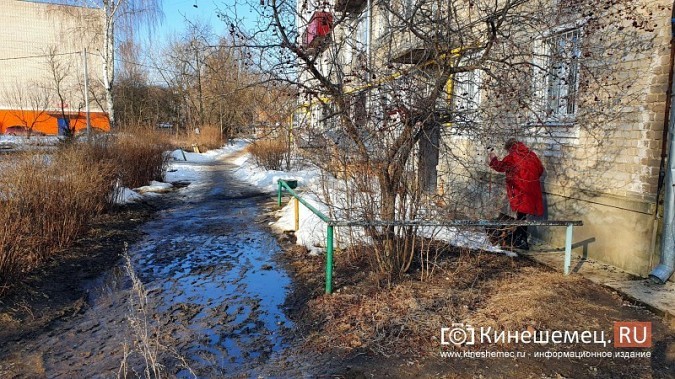 Жителям дома на ул.Красногорской,1 обустроят дренажные канавы для отвода воды фото 2