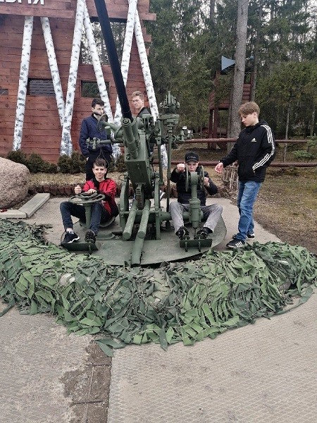 Кинешемские десантники показали детям из района парк «Патриот» фото 6