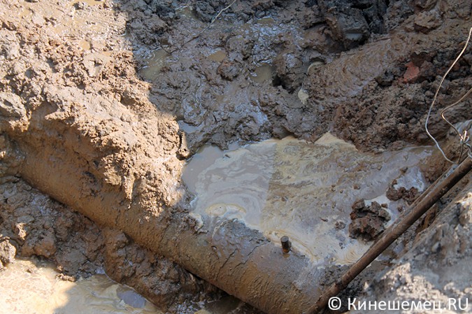 Половина микрорайона «Сокольники» в Кинешме осталась без воды фото 7