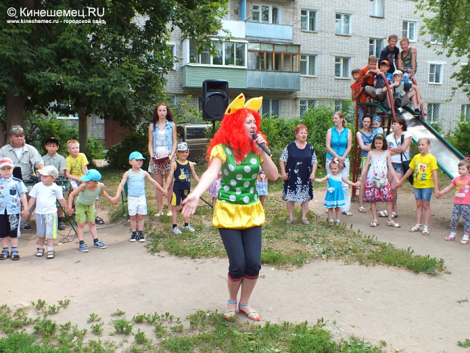 В Кинешме прошёл праздник «Выходи во двор — поиграем» фото 4