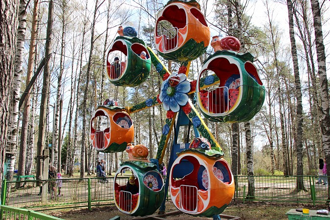 В кинешемском парке обновили советский аттракцион «Солнышко» фото 2
