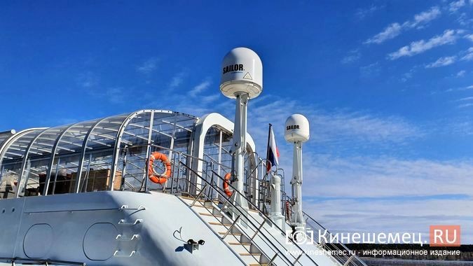 К Кинешме пришвартовался уникальный круизный лайнер «Штандарт» стоимостью в 1,2 млрд рублей фото 5