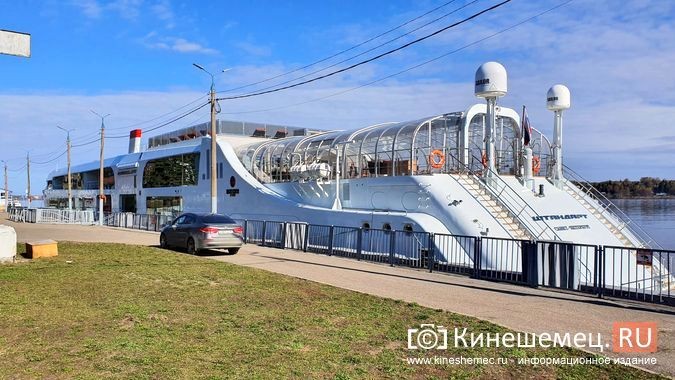 К Кинешме пришвартовался уникальный круизный лайнер «Штандарт» стоимостью в 1,2 млрд рублей фото 7