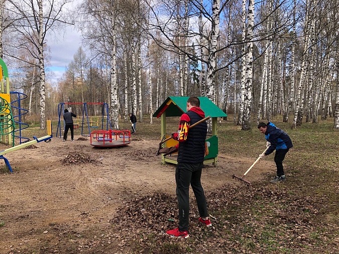 Территорию парка у Клуба юных моряков очистили от мусора фото 8