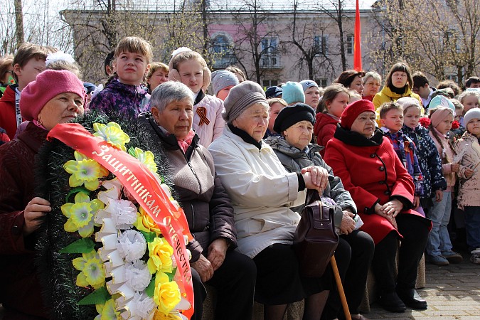В микрорайоне «ДХЗ» состоялся митинг у памятного знака воинам Великой Отечественной войны фото 9