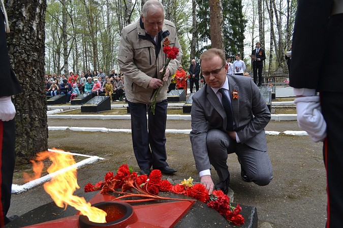 8 мая на мемориальном кладбище «Сокольники» отдали почести защитникам Отечества фото 23