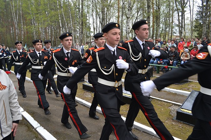 8 мая на мемориальном кладбище «Сокольники» отдали почести защитникам Отечества фото 16