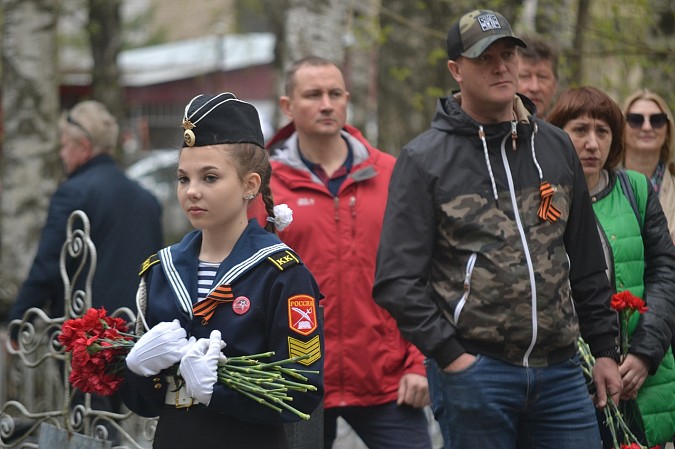 8 мая на мемориальном кладбище «Сокольники» отдали почести защитникам Отечества фото 5