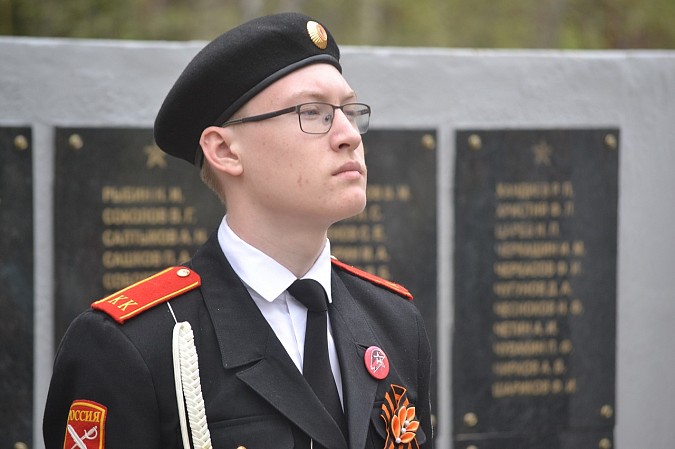 8 мая на мемориальном кладбище «Сокольники» отдали почести защитникам Отечества фото 26