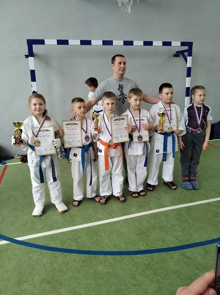 Кинешемские каратисты завоевали медали на турнире в Иванове фото 2