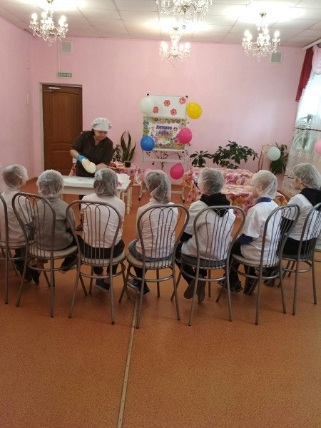 Повар «Садко» провела для детей мастер-класс по приготовлению пиццы фото 2