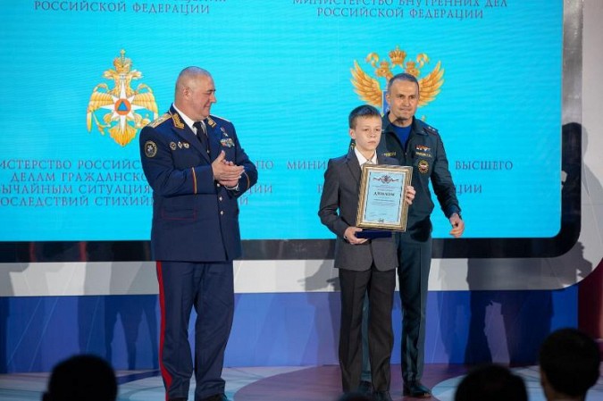 Кинешемский школьник Илья Ларичев награжден почётным знаком «Горячее сердце» фото 2