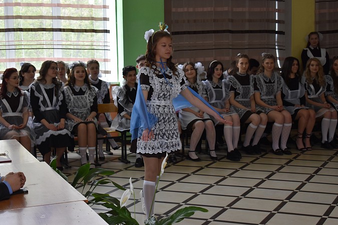 Для 275 выпускников Кинешмы прозвенел последний звонок фото 15