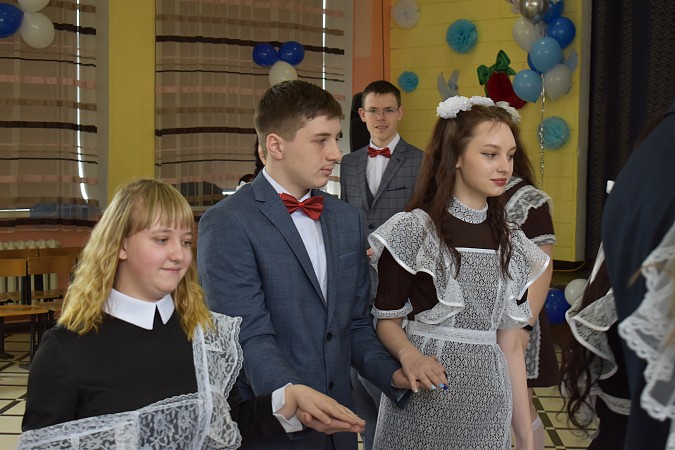 Для 275 выпускников Кинешмы прозвенел последний звонок фото 7