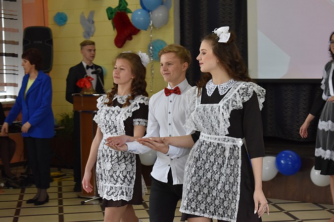 Для 275 выпускников Кинешмы прозвенел последний звонок фото 8