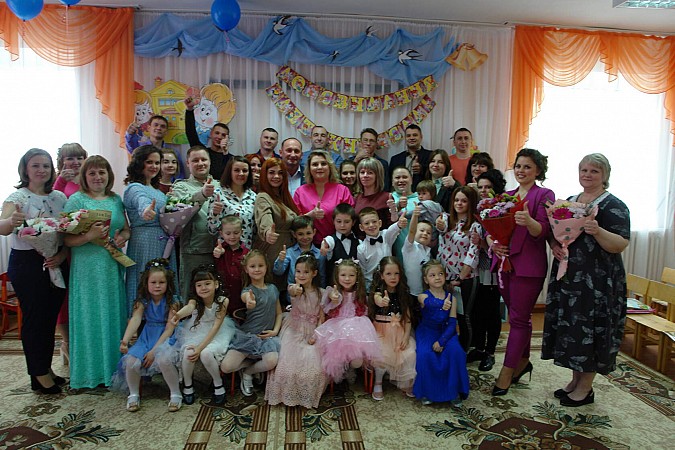 «До свиданья, детский сад!»: Михаил Батин поздравил будущих первоклассников фото 9
