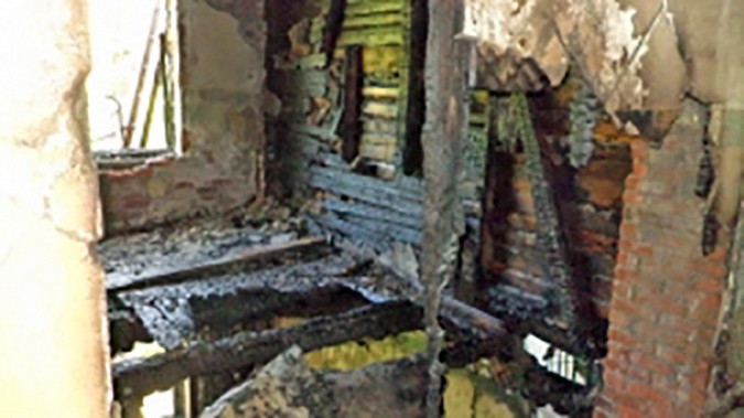 В Кинешме снова горело здание бывшей школы-интерната № 1 фото 3