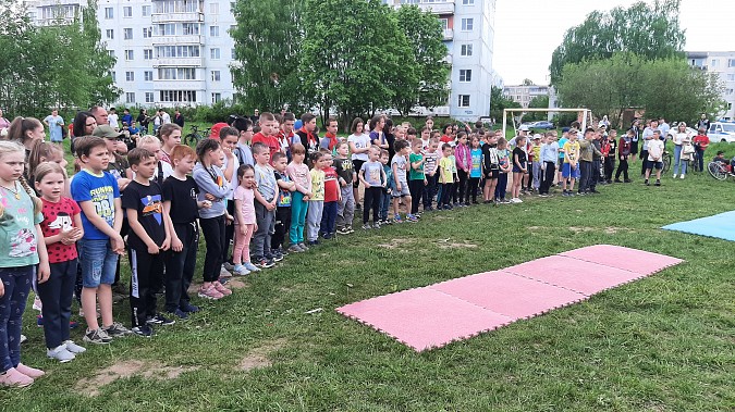 В день защиты детей КПРФ и клуб «Каскад» организовали на «Чкаловском» спортивный праздник фото 2