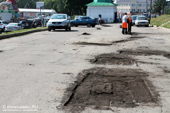 В Кинешме продолжается ямочный ремонт дорог фото 11