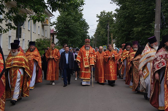 В праздник Собора Иваново-Вознесенских святых в Кинешме состоялся крестный ход фото 3