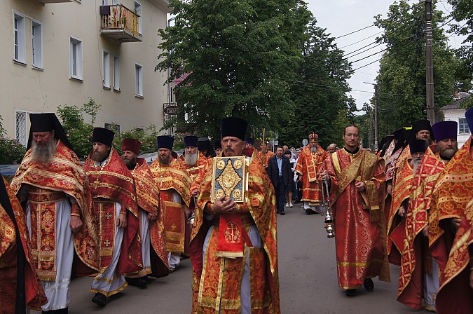В праздник Собора Иваново-Вознесенских святых в Кинешме состоялся крестный ход фото 7