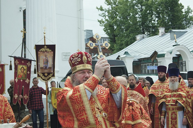 В праздник Собора Иваново-Вознесенских святых в Кинешме состоялся крестный ход фото 15