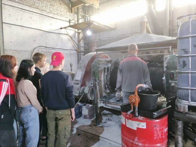 Выпускники Кинешемского детского дома познакомились с рабочими профессиями фото 5