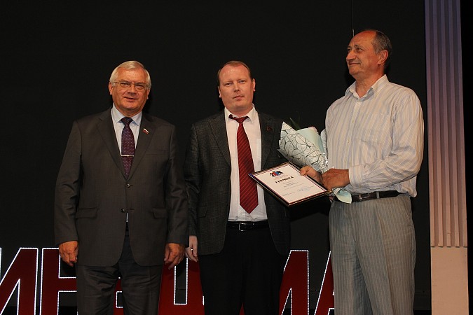 В Кинешме чествовали лучших работников, учреждений и организаций города фото 38