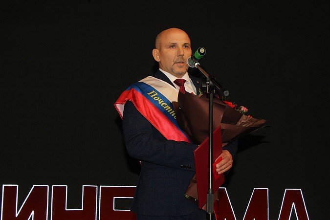 В Кинешме чествовали лучших работников, учреждений и организаций города фото 32