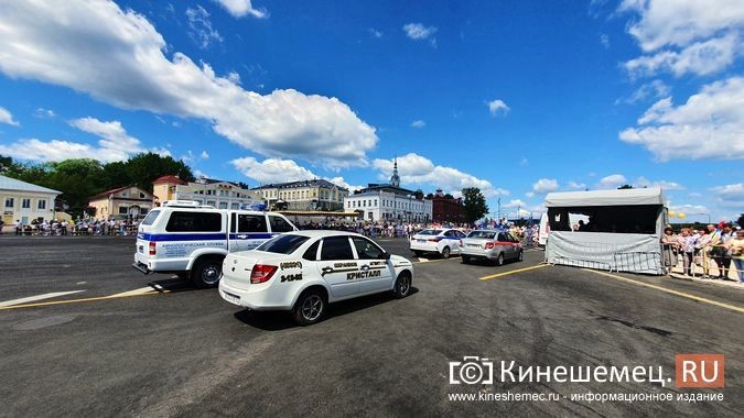 В День города по главной площади прошли около 30 трудовых коллективов Кинешмы фото 38