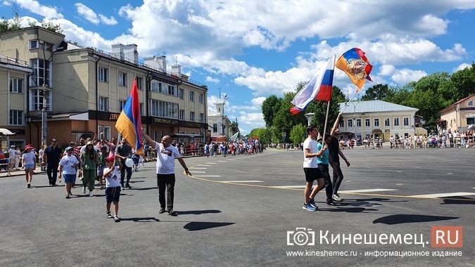 В День города по главной площади прошли около 30 трудовых коллективов Кинешмы фото 32