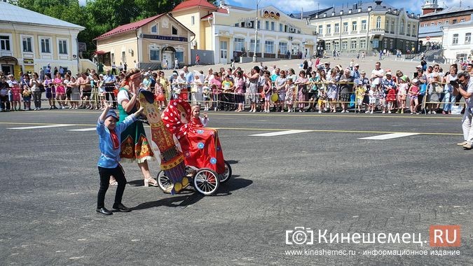 26 кинешемских садов приняли в День города участие в параде колясок фото 18
