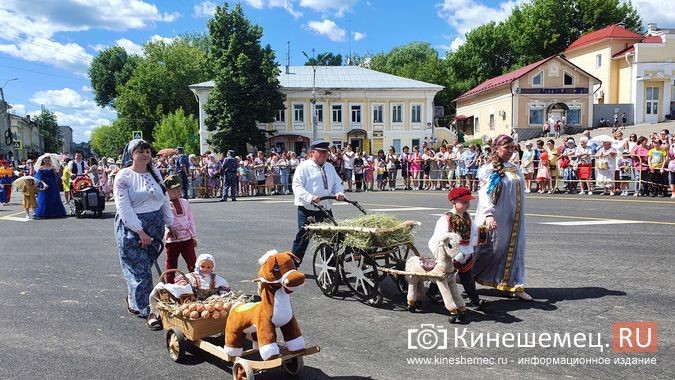 26 кинешемских садов приняли в День города участие в параде колясок фото 11