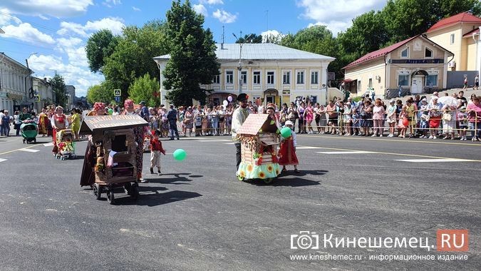 26 кинешемских садов приняли в День города участие в параде колясок фото 16