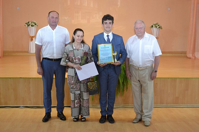В 2022 году 42 кинешемских ученика претендуют на золотую медаль фото 19