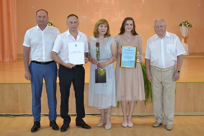 В 2022 году 42 кинешемских ученика претендуют на золотую медаль фото 24