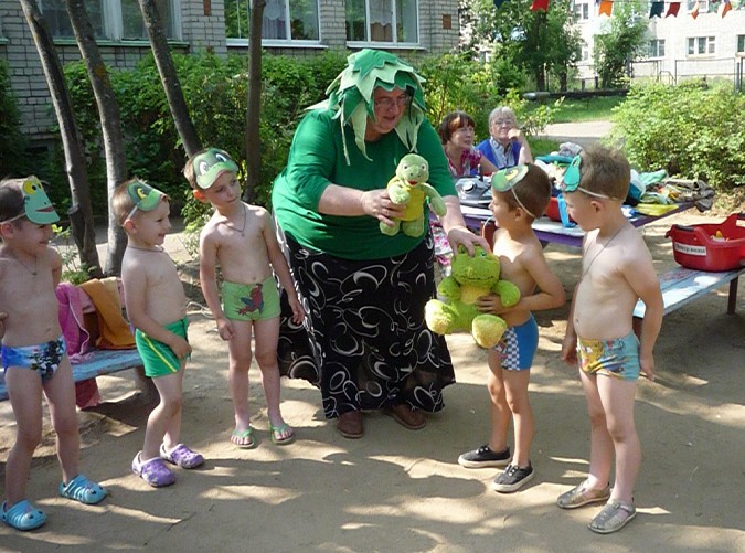 Кинешемские дошколята веселились с болотными жителями фото 7