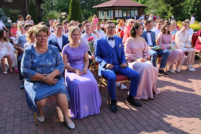 Глава Кинешемского района Владимир Рясин пригласил выпускников на бал фото 8