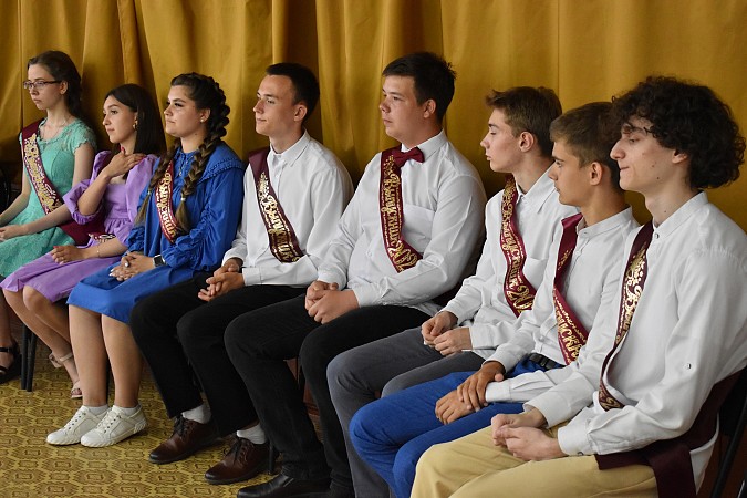 В школе №6 состоялся торжественный выпускной вечер фото 17