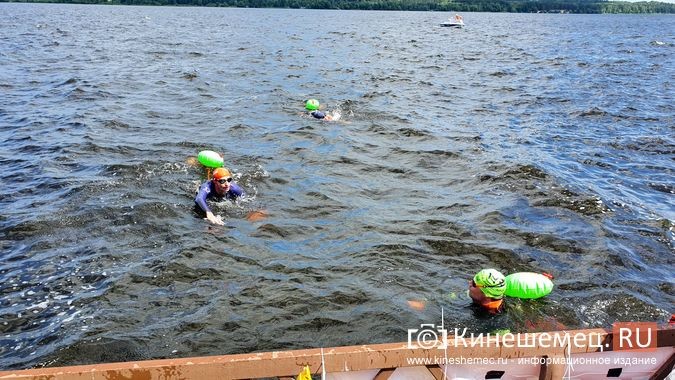 150 пловцов из России и Беларуси переплыли Волгу на этапе «Swimcup» в Кинешме фото 42