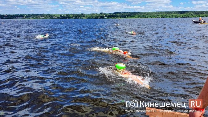150 пловцов из России и Беларуси переплыли Волгу на этапе «Swimcup» в Кинешме фото 37