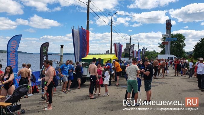 150 пловцов из России и Беларуси переплыли Волгу на этапе «Swimcup» в Кинешме фото 50