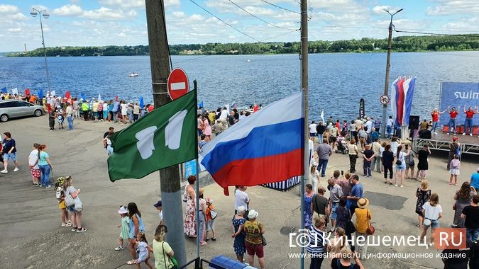 150 пловцов из России и Беларуси переплыли Волгу на этапе «Swimcup» в Кинешме фото 31