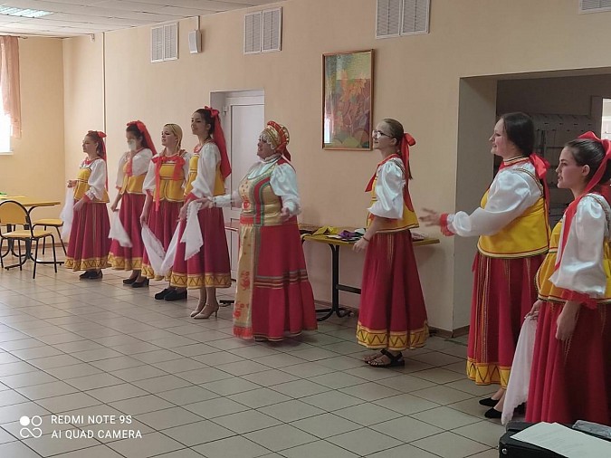 Кинешемские волонтеры из педколледжа выступили с концертом перед беженцами из ДНР и ЛНР фото 2