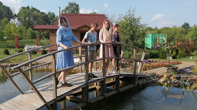 Воспитанники Кинешемского детского дома побывали в церкви Димитрия Солунского фото 7